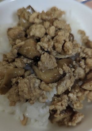 しいたけと鶏ひき肉のそぼろ丼-レシピのメイン写真