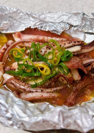 イカゲソとエンペラのにんにくホイル焼♪-レシピのメイン写真