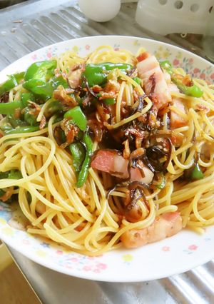 ピーマン桜えびベーコンと塩昆布のパスタ-レシピのメイン写真