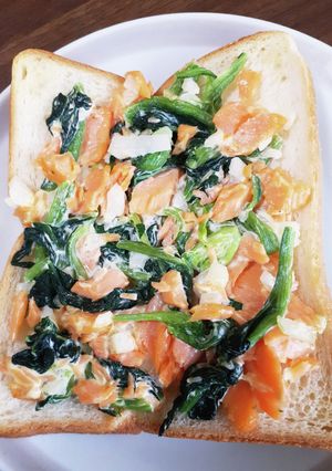 焼鮭とホウレン草の元気☆トースト-レシピのメイン写真
