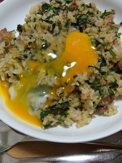 豚と春菊のチャーハン☆卵のせ-レシピのメイン写真