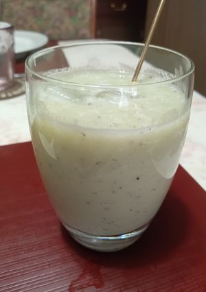 メロンとバナナとキウイのスムージー-レシピのメイン写真