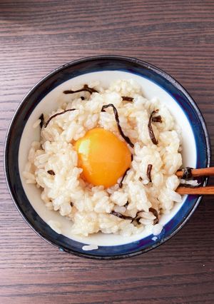 茶碗だけで完結！tkg 卵黄乗せ-レシピのメイン写真