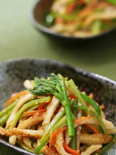 【山うどレシピ・皮】山うど&竹輪きんぴら-レシピのメイン写真