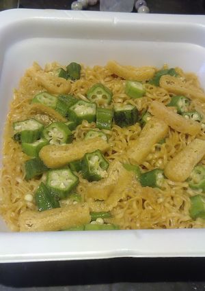 ビジホでお手軽チキンラーメン19オクラ-レシピのメイン写真