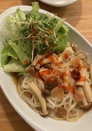 スタミナガーリックキノコ冷麺～サラダ仕立-レシピのメイン写真
