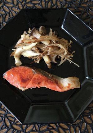 フライパンで☆焼き鮭&焼ききのこ-レシピのメイン写真