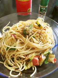 夏野菜たっぷりのベーコンと塩昆布のパスタ-レシピのメイン写真