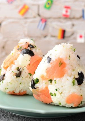 クリームチーズとサーモンのパリおにぎり-レシピのメイン写真
