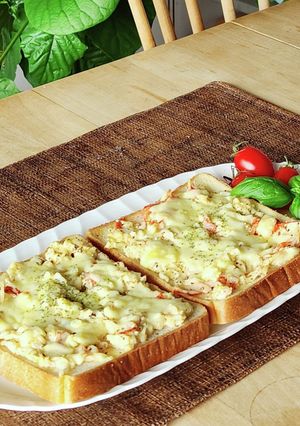 ガーリックマヨ☆カニかま☆食パン☆朝ご飯-レシピのメイン写真