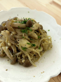 簡単!にんにく麹のきのこ炒め-レシピのメイン写真