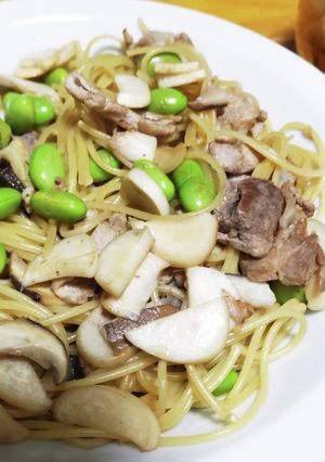エリンギとポークの黒ゴマソイソースパスタ-レシピのメイン写真