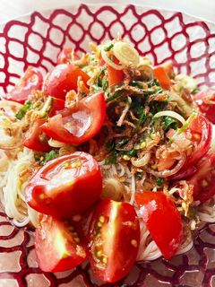 トマトとミョウガのさっぱり♪夏そうめん-レシピのメイン写真