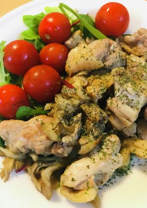 鶏もも肉とキノコのバジル＆バター炒め-レシピのメイン写真