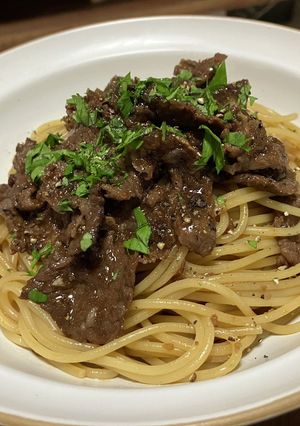 牛コマのバルサミコ赤ワインパスタ-レシピのメイン写真