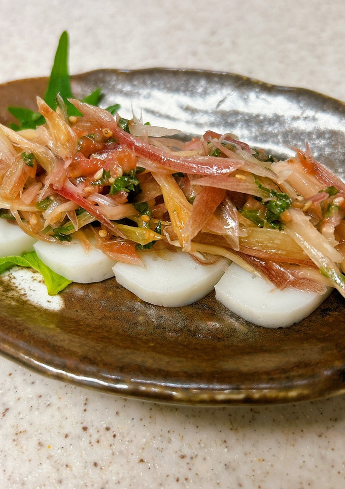 みょうがと大葉の叩き梅ごま風味和え-レシピのメイン写真