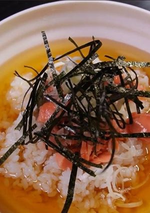 黄金に輝く冷やしだし鮭茶漬け-レシピのメイン写真