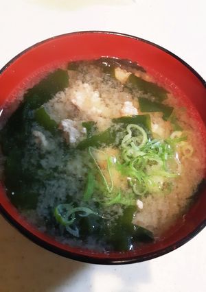 ワカメと挽肉のお味噌汁-レシピのメイン写真