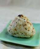 おかかふりかけの昆布おにぎり
