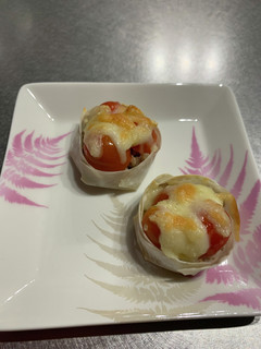 トマト大量消費★餃子の皮ミートマトチーズ-レシピのメイン写真