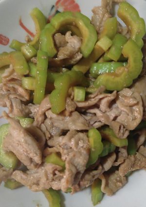 ゴーヤと豚こま肉のゴマ油醤油炒め-レシピのメイン写真