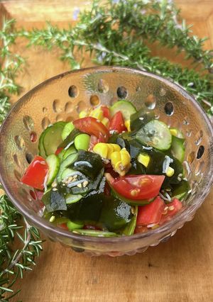 超簡単☆わかめと夏野菜のサラダ-レシピのメイン写真