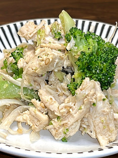 鶏肉とブロッコリーのごま和え-レシピのメイン写真
