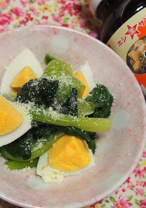 【にたき一番】小松菜と茹で卵粉チーズ和え-レシピのメイン写真