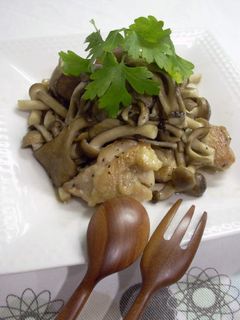 鶏肉のガーリックソテー きのこソース-レシピのメイン写真