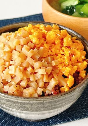肉不使用☆メンマと卵の二色丼-レシピのメイン写真