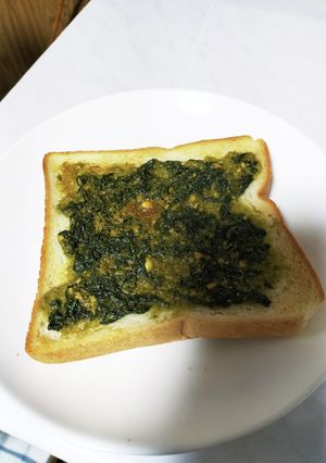 １人分のバジルトースト-レシピのメイン写真