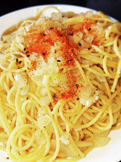 玉ねぎとニンニクのバター醤油パスタ-レシピのメイン写真
