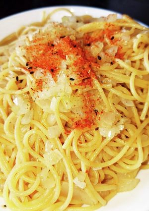 玉ねぎとニンニクのバター醤油パスタ-レシピのメイン写真