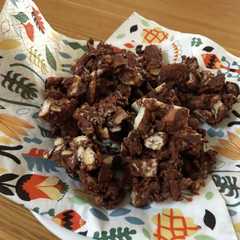 รูปของ 乾パンを使ったザクザクチョコクランチ