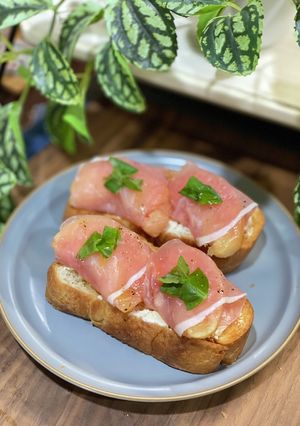 生ハム桃クリチバケット-レシピのメイン写真