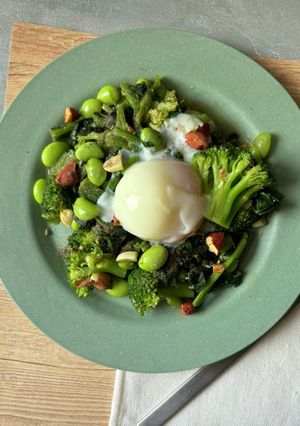 コンビニ食材だけ！レンチングリーンサラダ-レシピのメイン写真