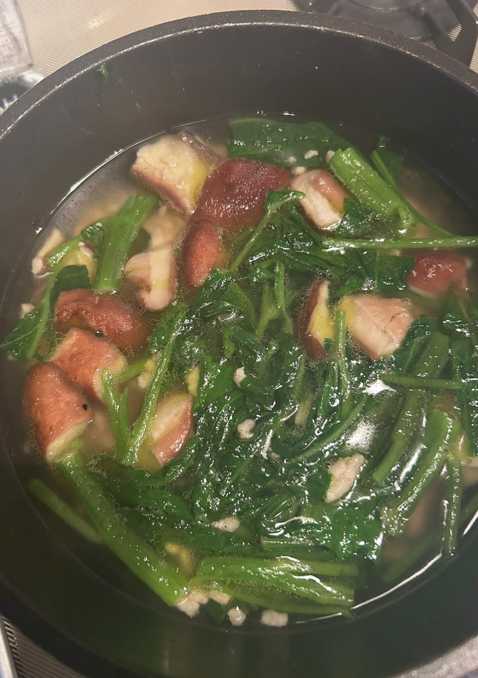 空芯菜と鶏挽肉と椎茸の中華風スープ-レシピのメイン写真