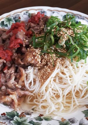 ぶっかけ風♪シンプルな梅豚のせ素麺-レシピのメイン写真