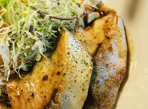 焼き魚●ブリ切り身の塩バターソテー-レシピのメイン写真
