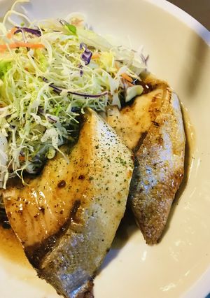 焼き魚●ブリ切り身の塩バターソテー-レシピのメイン写真