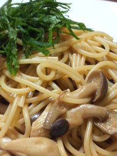 しめじが香る!バター醤油味の和風パスタ-レシピのメイン写真
