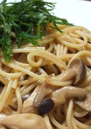 しめじが香る！バター醤油味の和風パスタ-レシピのメイン写真