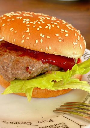 牛100%の簡単パテで自家製バーガー-レシピのメイン写真