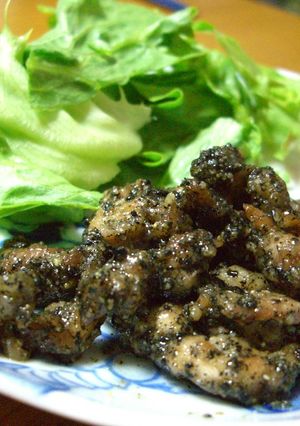 ごま香る♪豚肉の黒ごまがらめ*+-レシピのメイン写真