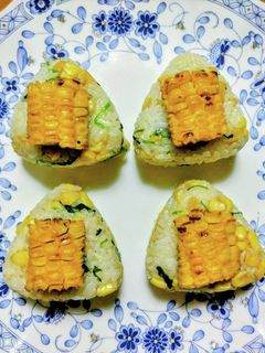 焼きとうもろこしと三つ葉のおにぎり-レシピのメイン写真