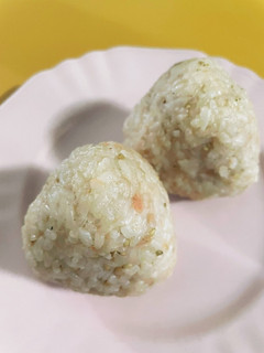 鮭フレークと酢飯のおにぎり-レシピのメイン写真