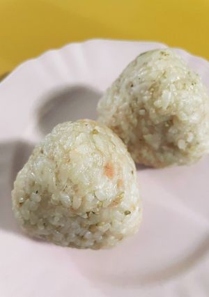 鮭フレークと酢飯のおにぎり-レシピのメイン写真