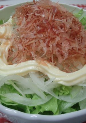 簡単♪新玉ねぎとレタスの和風サラダ-レシピのメイン写真