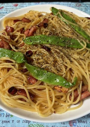 スパゲティ・サヤエンドウのペペロンチーノ-レシピのメイン写真