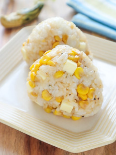 具だくさん♡バター醤油コーンおにぎり-レシピのメイン写真